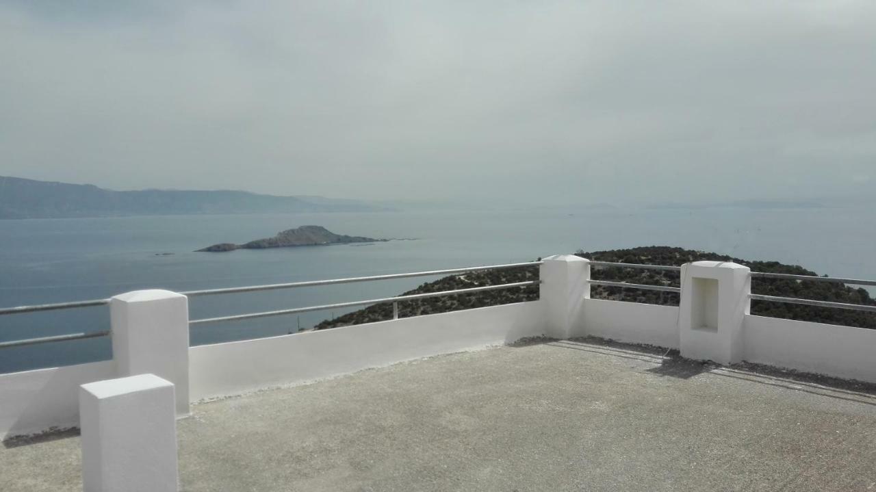 Karla Villa Pefkali